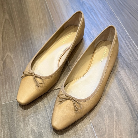 Veronica Beard Tan Ballet Flats with Bow - Picture 1 of 6